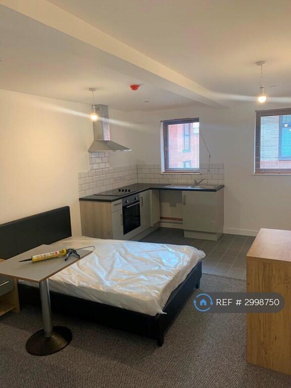 4 bed Studio for rent in Gloucester. From OpenRent