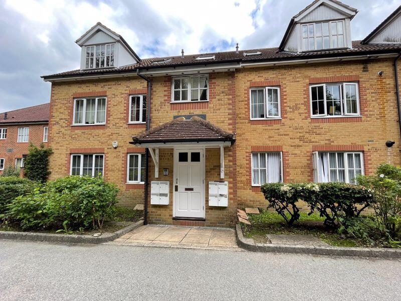 2 bed House (unspecified) for rent in Whyteleafe. From P . A . Jones Property Solutions - Caterham - High Street 2 bed House (unspecified) for rent in Whyteleafe. From P . A . Jones Property Solutions - Caterham - High Street