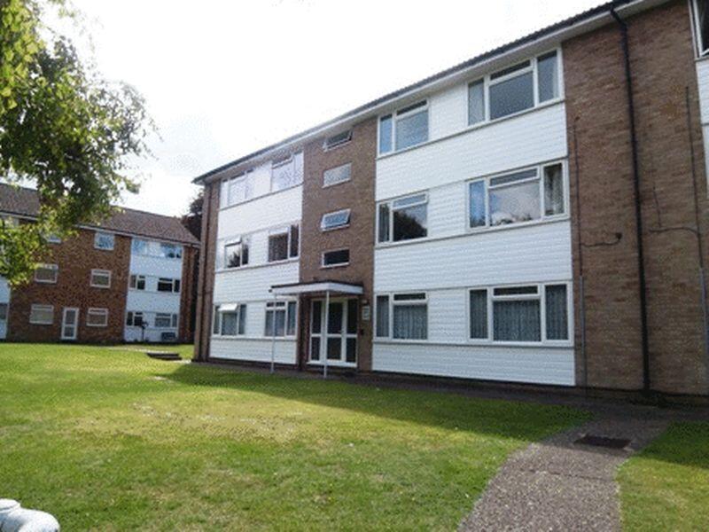 2 bed 1st Floor Flat for rent in Caterham. From P . A . Jones Property Solutions - Caterham - High Street