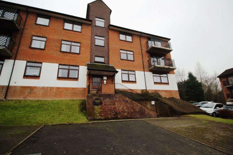 1 bed 1st Floor Flat for rent in Whyteleafe. From P . A . Jones Property Solutions - Caterham - High Street