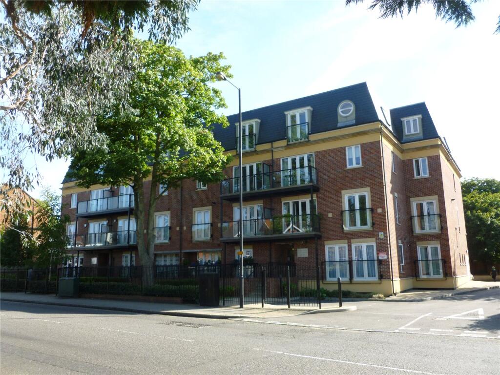 2 bed Apartment for rent in Pinner. From Paige and Petrook - Pinner