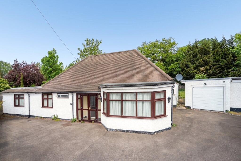 3 bed Bungalow for rent in Pinner. From Paige and Petrook - Pinner