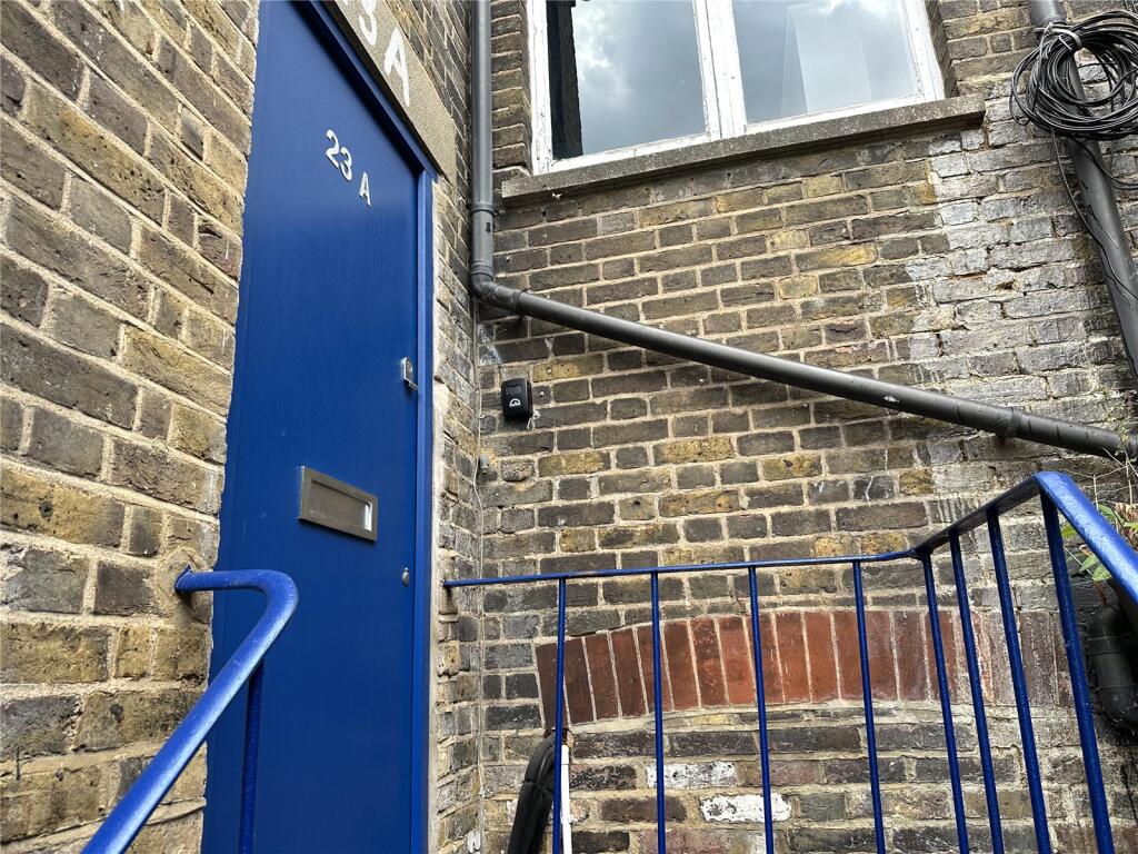 3 bed Apartment for rent in Northwood. From Paige and Petrook - Pinner