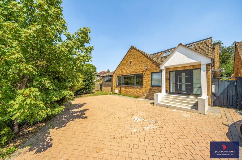 6 bed Detached for rent in Milton Keynes. From Jackson-Stops - Woburn 6 bed Detached for rent in Milton Keynes. From Jackson-Stops - Woburn