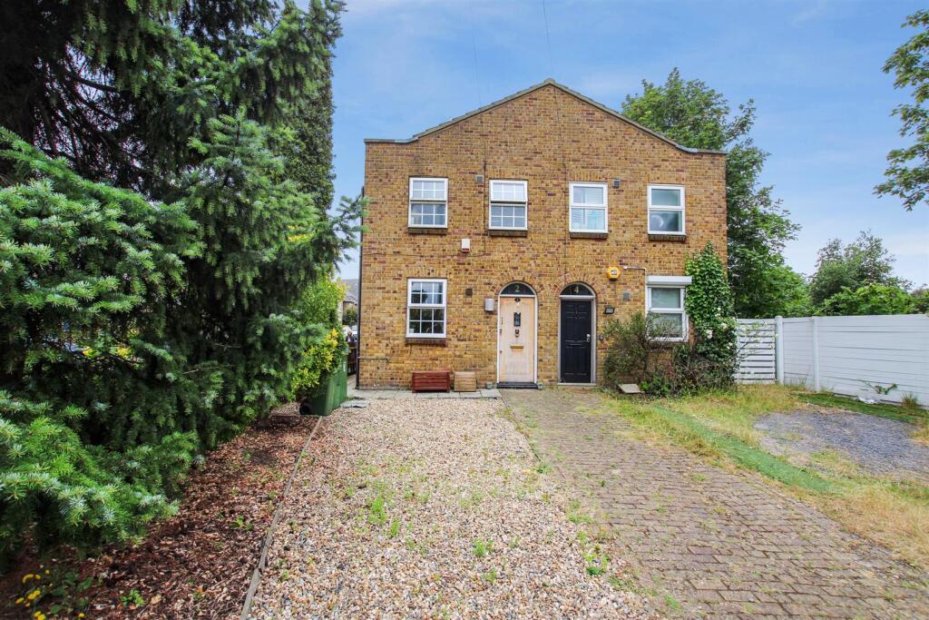 2 bed Semi Detached for rent in London. From Park Estates - Bexley