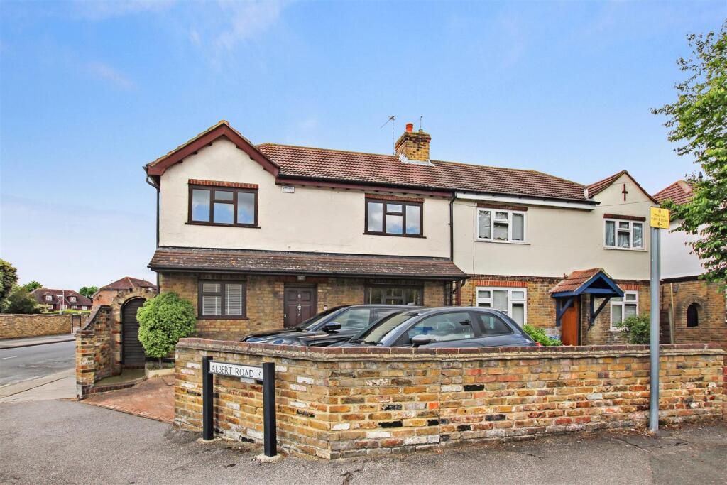 3 bed Semi Detached for rent in Bexley. From Park Estates - Bexley