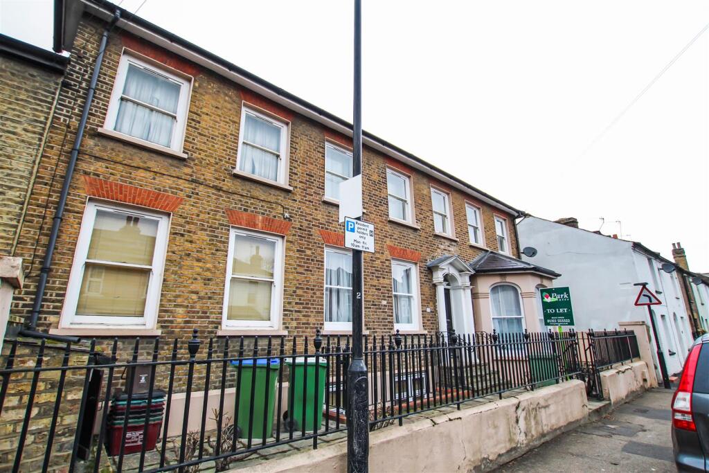 2 bed Apartment for rent in Bexley. From Park Estates - Bexley