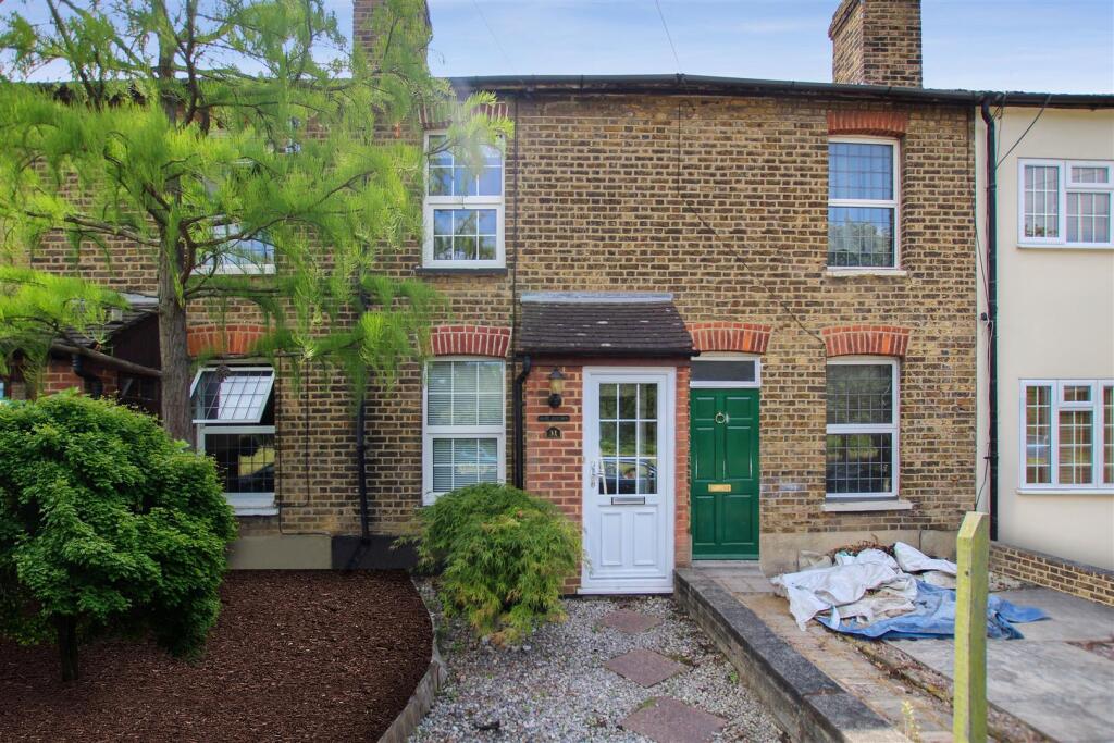 3 bed Mid Terraced House for rent in Hawley. From Park Estates - Bexley