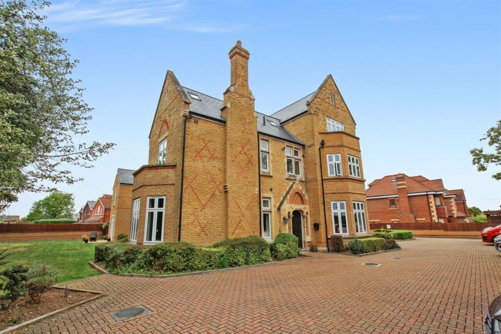 2 bed Apartment for rent in Bexley. From Park Estates - Bexley