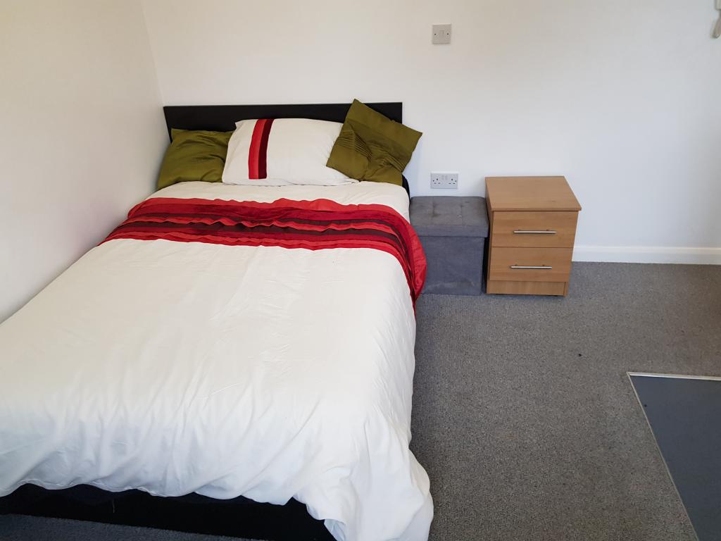 1 bed Studio Flat for rent in Leicester. From Parmars Estates - Leicester