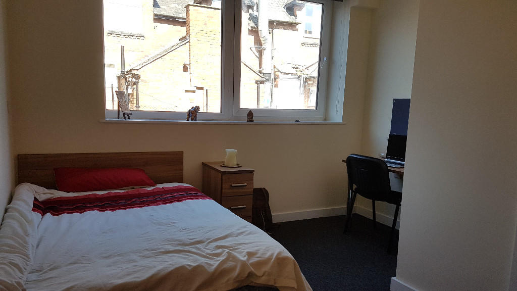 5 bed Private Halls for rent in Stoughton. From Parmars - Leicester