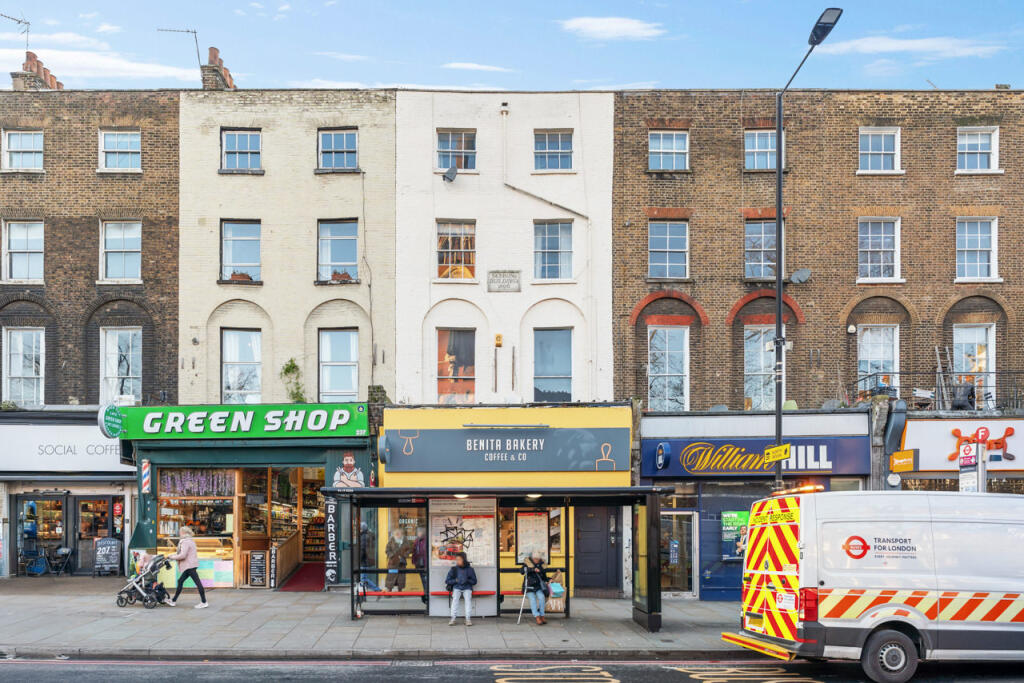 1 bed 1st Floor Flat for rent in Islington. From Pearl & Coutts Ltd