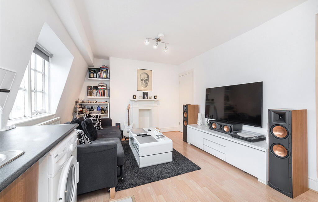 1 bed 1st Floor Flat for rent in Westminster. From Pearl & Coutts Ltd