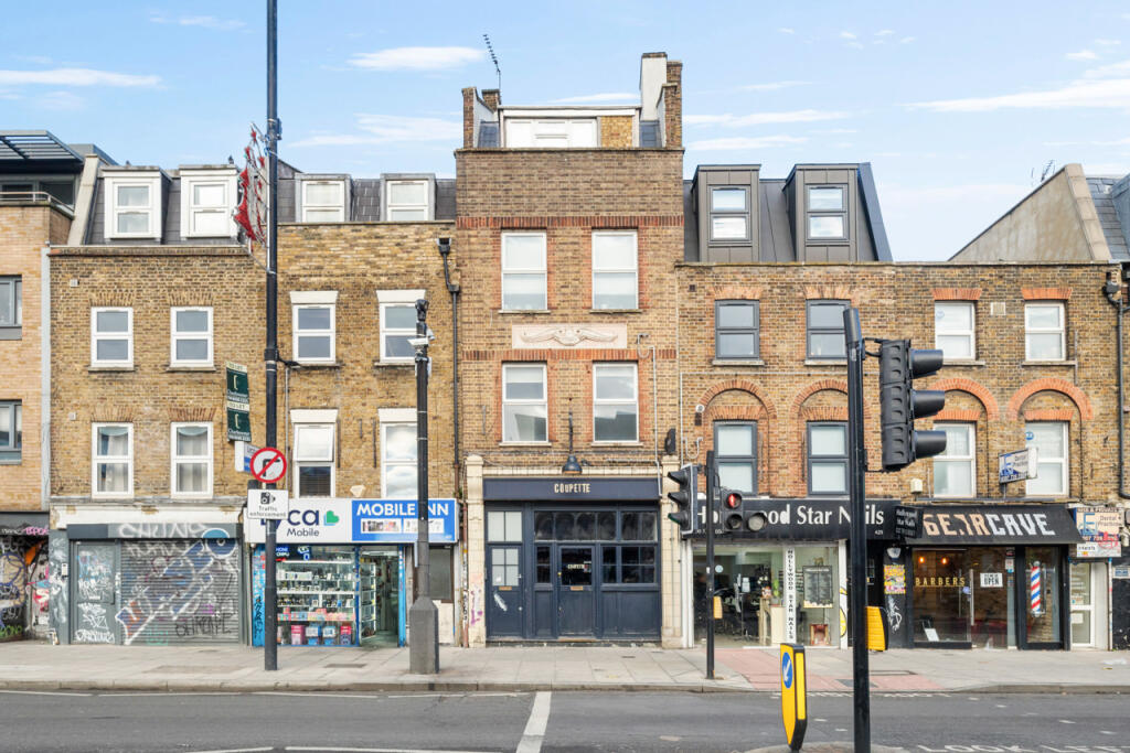 1 bed 1st Floor Flat for rent in Bethnal Green. From Pearl & Coutts Ltd 1 bed 1st Floor Flat for rent in Bethnal Green. From Pearl & Coutts Ltd
