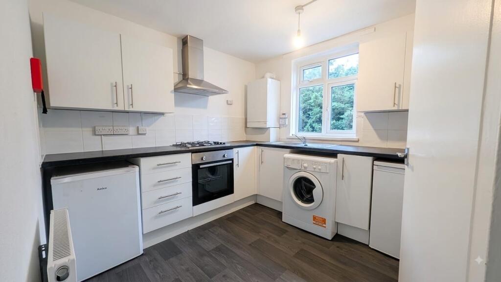 1 bed 1st Floor Flat for rent in Penge. From Pearl & Coutts Ltd 1 bed 1st Floor Flat for rent in Penge. From Pearl & Coutts Ltd