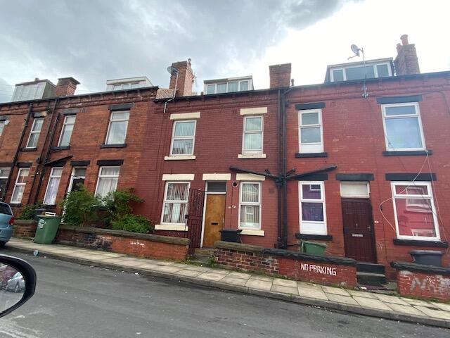 2 bed Mid Terraced House for rent in Leeds. From Jane Wetherop Partnership - Leeds