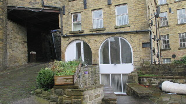 2 bed 1st Floor Flat for rent in Norland Town. From Jane Wetherop Partnership - Leeds
