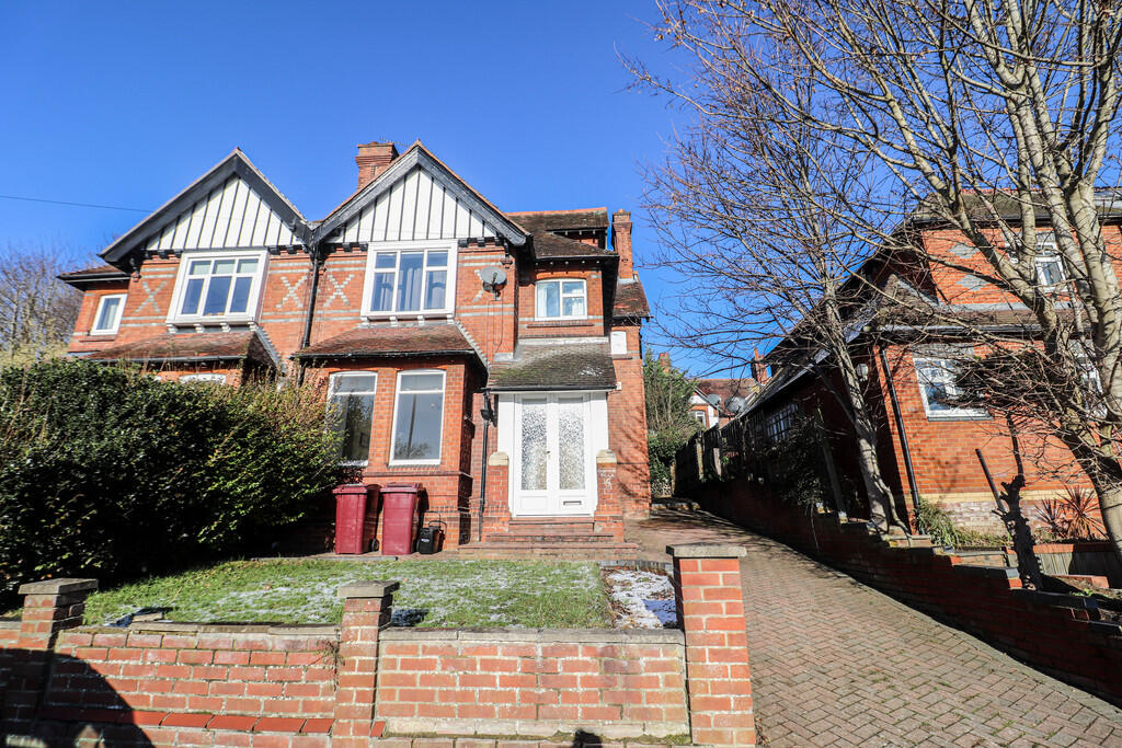 3 bed Semi Detached for rent in Reading. From Peepal Estate Agents - Farnborough