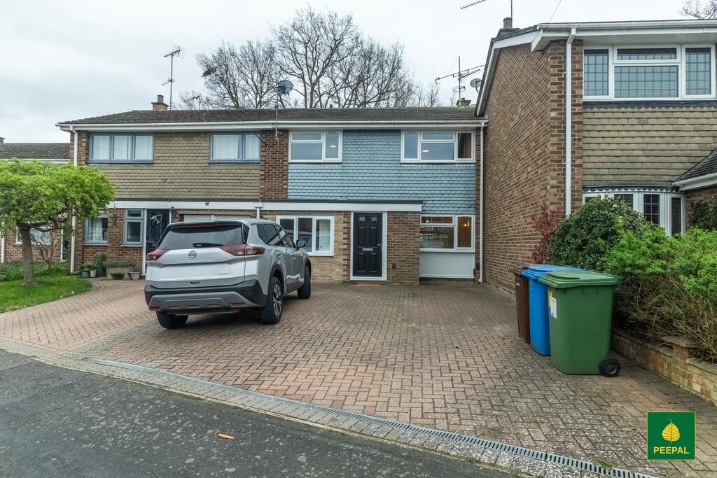 3 bed Mid Terraced House for rent in Farnborough. From Peepal Estate Agents - Farnborough