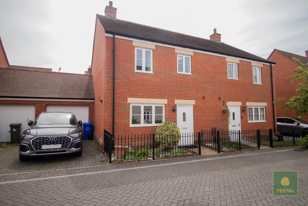 3 bed Semi Detached for rent in . From Peepal Estate Agents - Farnborough