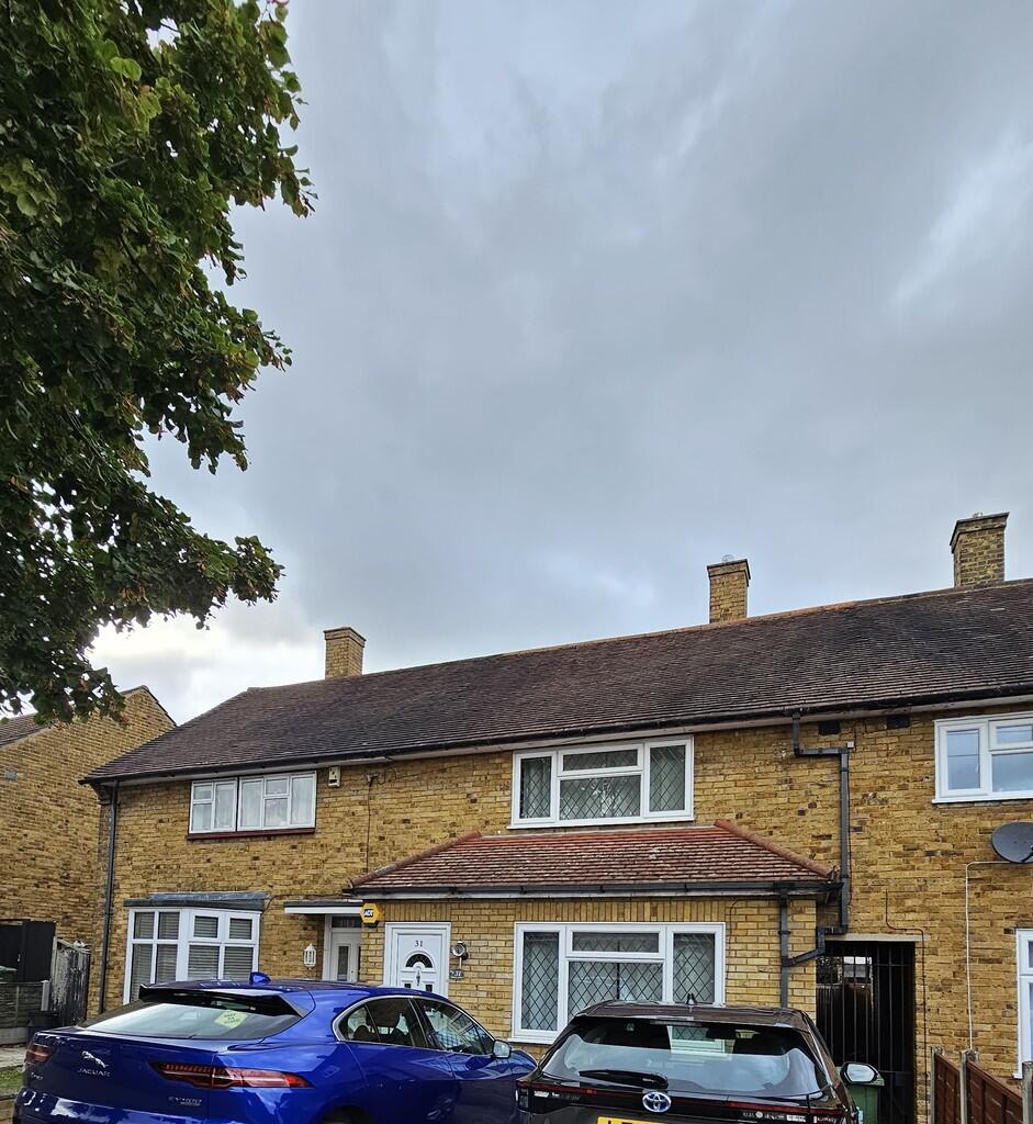 2 bed Mid Terraced House for rent in Romford. From Peepal Estate Agents - Farnborough 2 bed Mid Terraced House for rent in Romford. From Peepal Estate Agents - Farnborough