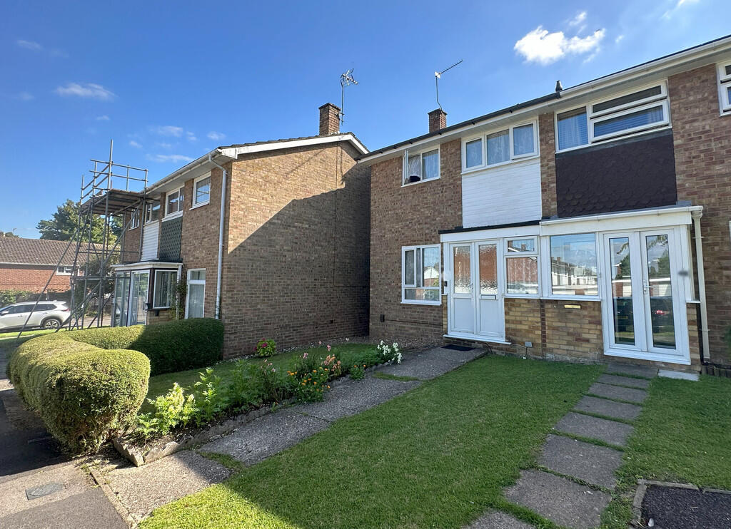 3 bed Semi Detached for rent in Basingstoke. From Peepal Estate Agents - Farnborough 3 bed Semi Detached for rent in Basingstoke. From Peepal Estate Agents - Farnborough