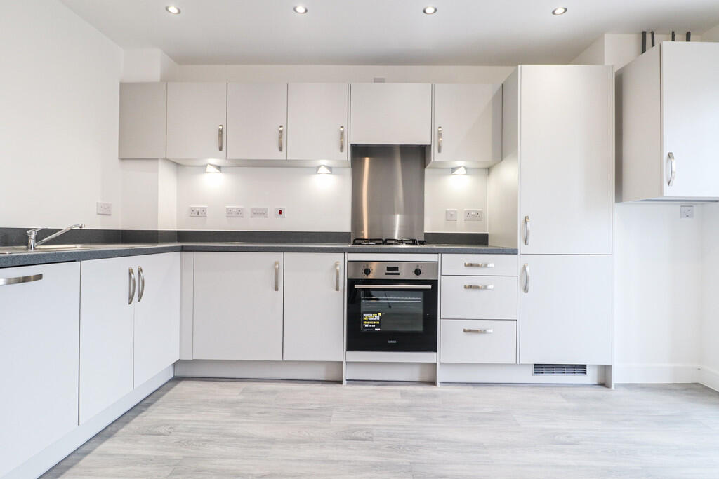 2 bed Apartment for rent in Reading. From Peepal Estate Agents - Farnborough