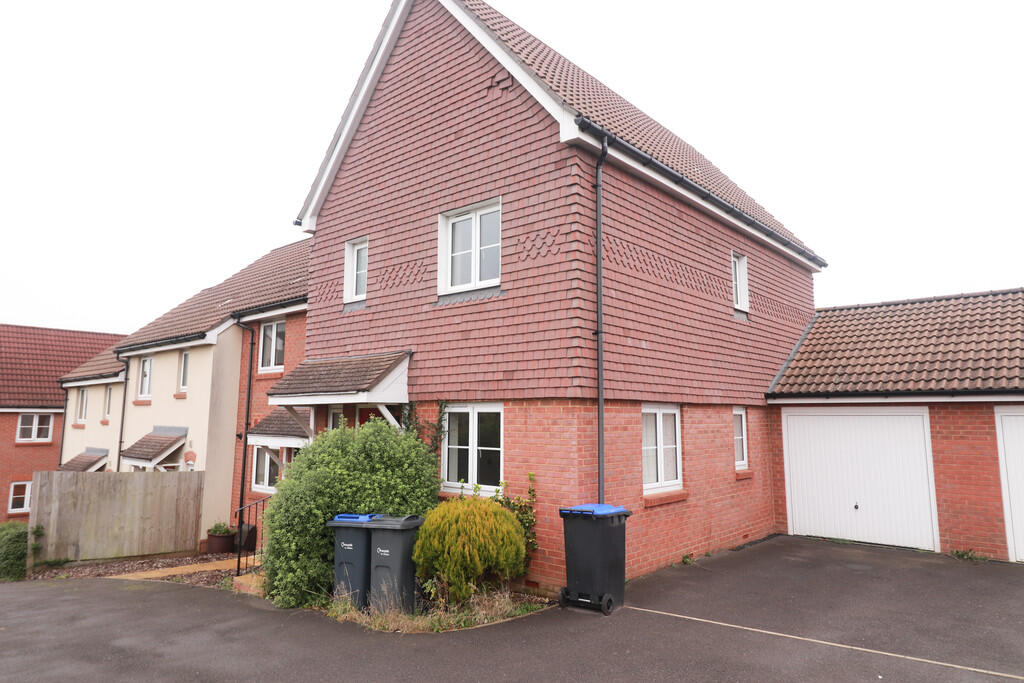 3 bed End of Terrace for rent in Tidworth. From Peepal Estate Agents - Farnborough 3 bed End of Terrace for rent in Tidworth. From Peepal Estate Agents - Farnborough