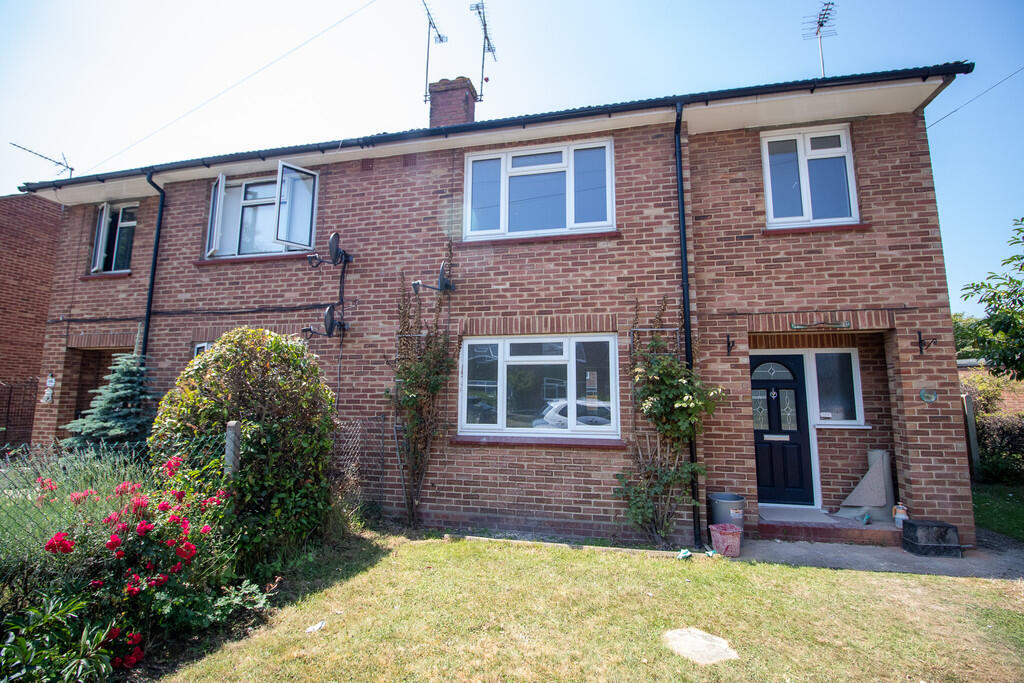 3 bed Semi Detached for rent in Camberley. From Peepal Estate Agents - Farnborough 3 bed Semi Detached for rent in Camberley. From Peepal Estate Agents - Farnborough
