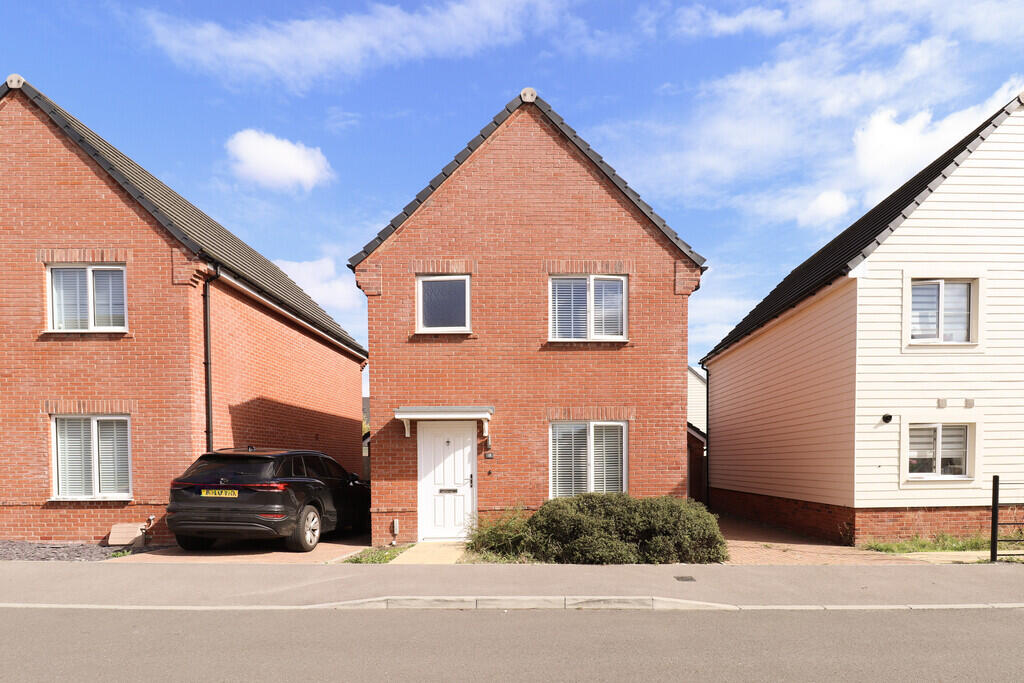 3 bed Detached for rent in Andover. From Peepal Estate Agents - Farnborough 3 bed Detached for rent in Andover. From Peepal Estate Agents - Farnborough