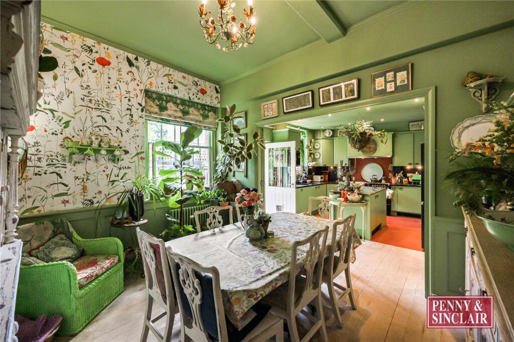 3 bed Mid Terraced House for rent in Henley-on-Thames. From Penny & Sinclair - Henley On Thames