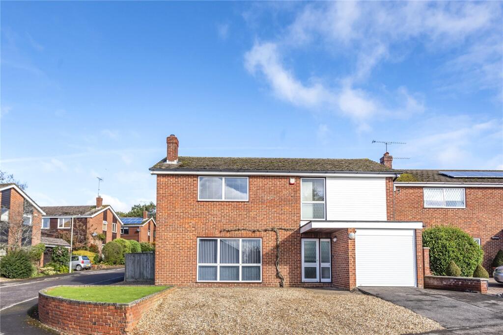 5 bed Detached for rent in Nettlebed. From Penny & Sinclair - Henley On Thames