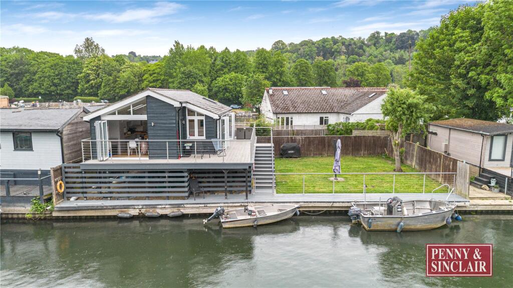 2 bed Bungalow for rent in Henley-on-Thames. From Penny & Sinclair - Henley On Thames 2 bed Bungalow for rent in Henley-on-Thames. From Penny & Sinclair - Henley On Thames
