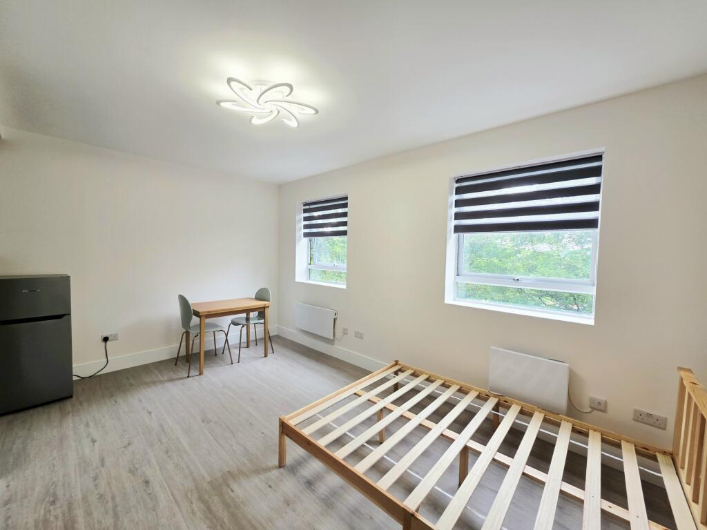 0 bed Studio for rent in Hornsey. From Robert Lehrer Properties