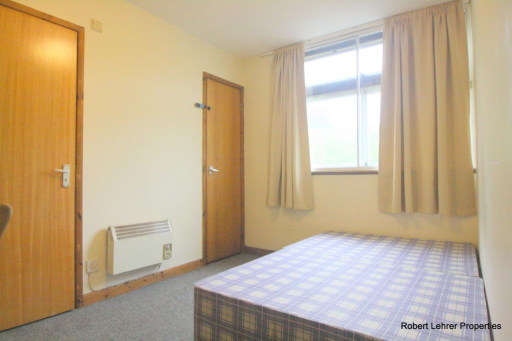 0 bed Studio for rent in Hornsey. From Robert Lehrer Properties