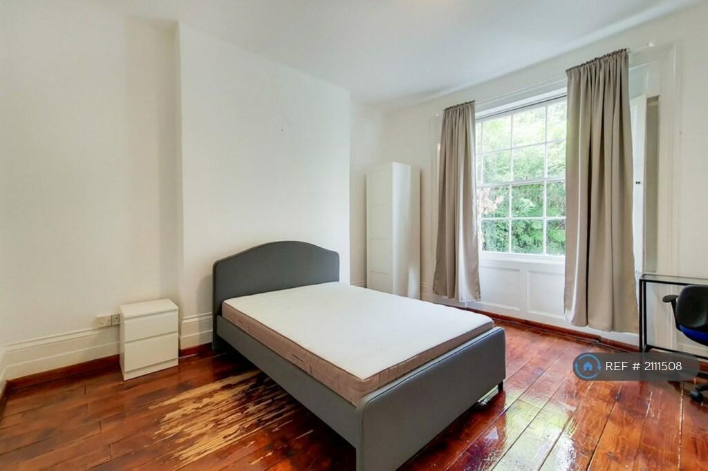 5 bed 1st Floor Flat for rent in Islington. From Robert Lehrer Properties