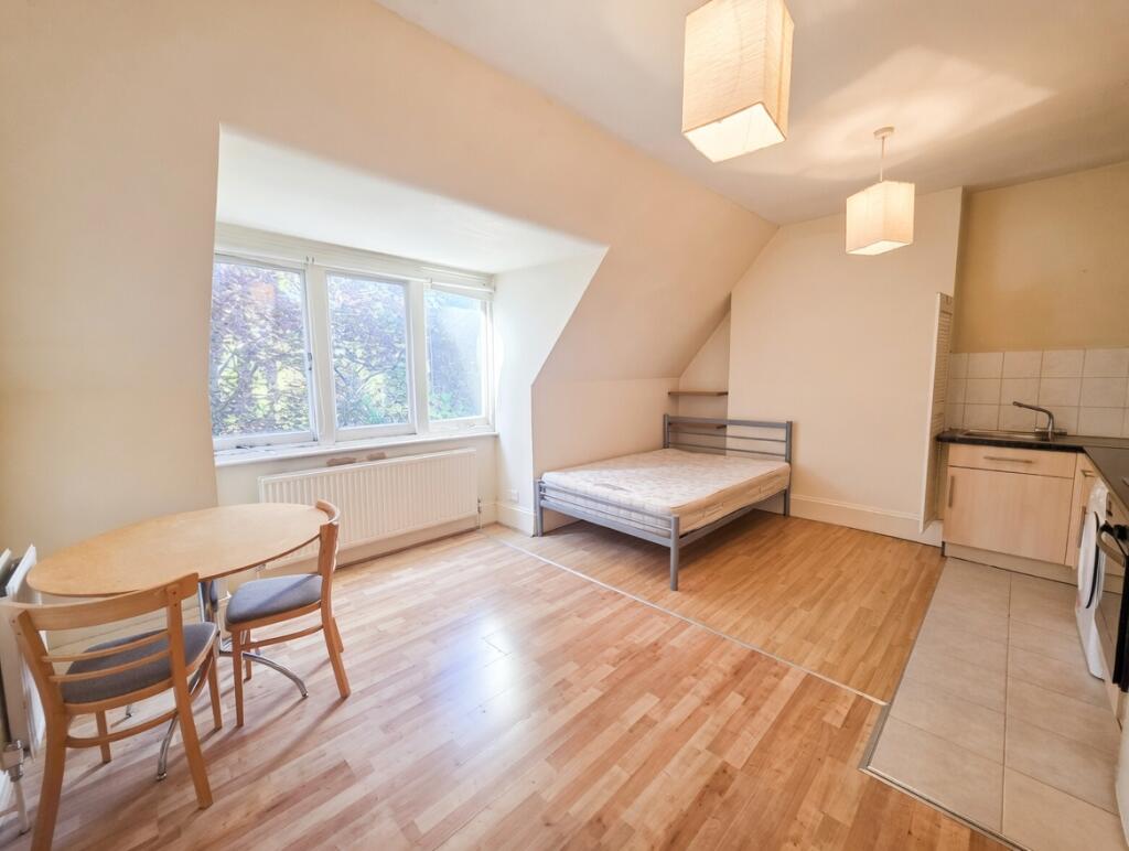 0 bed 1st Floor Flat for rent in Hornsey. From Robert Lehrer Properties
