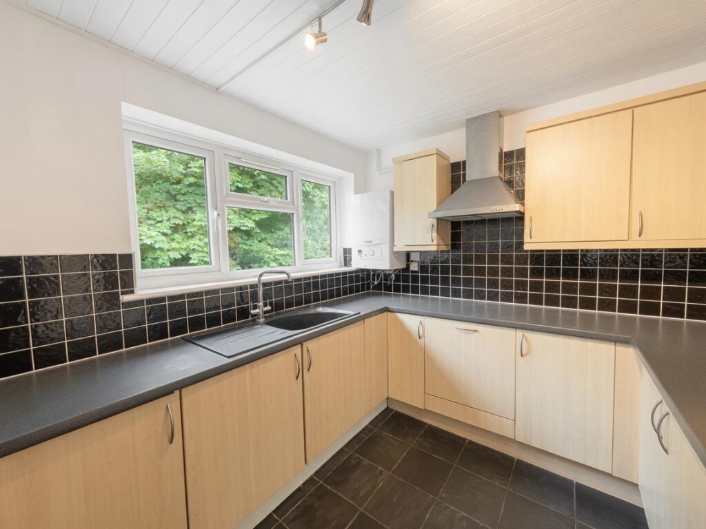 2 bed Annexe for rent in Elstree. From Robert Lehrer Properties 2 bed Annexe for rent in Elstree. From Robert Lehrer Properties