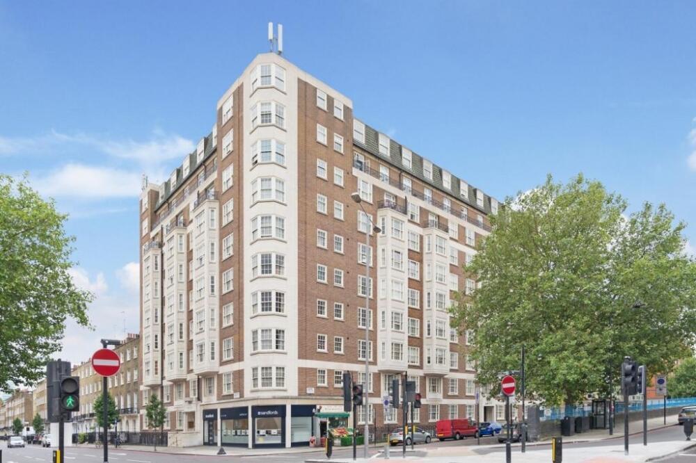 4 bed Apartment for rent in Camden Town. From Robert Lehrer Properties