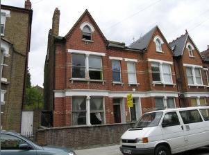 3 bed 1st Floor Flat for rent in Hornsey. From Robert Lehrer Properties