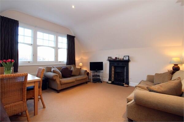 2 bed Apartment for rent in Hornsey. From Robert Lehrer Properties