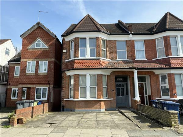 4 bed Semi-Detached House for rent in Stanmore. From Richard James