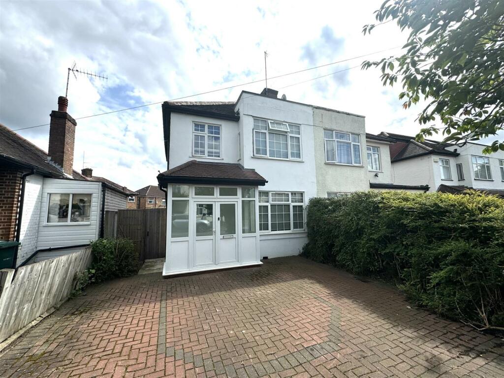 3 bed Semi-Detached House for rent in Finchley. From Richard James