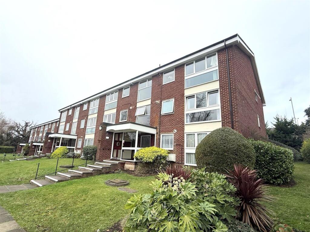 3 bed Apartment for rent in Stanmore. From Richard James - Mill Hill