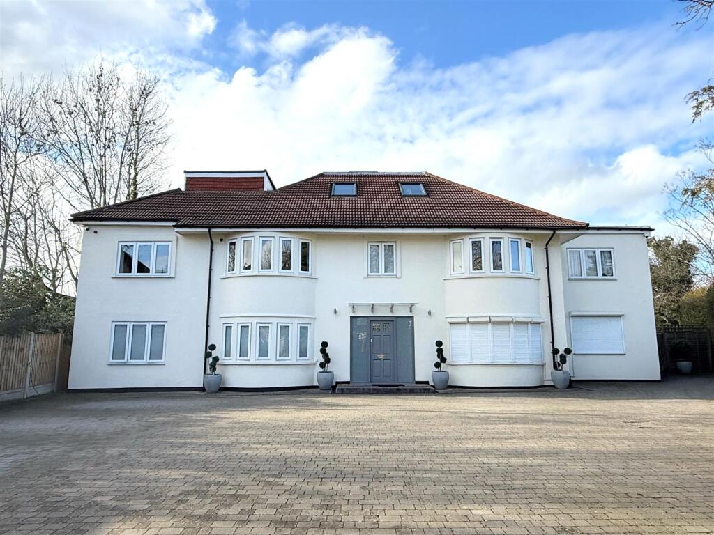 3 bed Apartment for rent in Arkley. From Richard James - Mill Hill