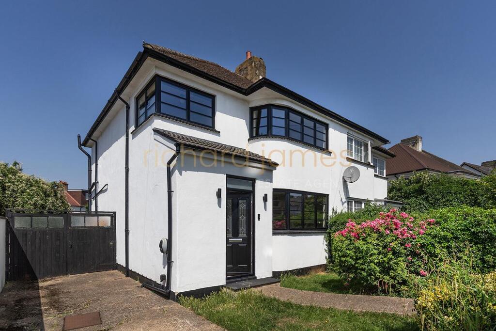 3 bed Detached for rent in Stanmore. From Richard James - Mill Hill