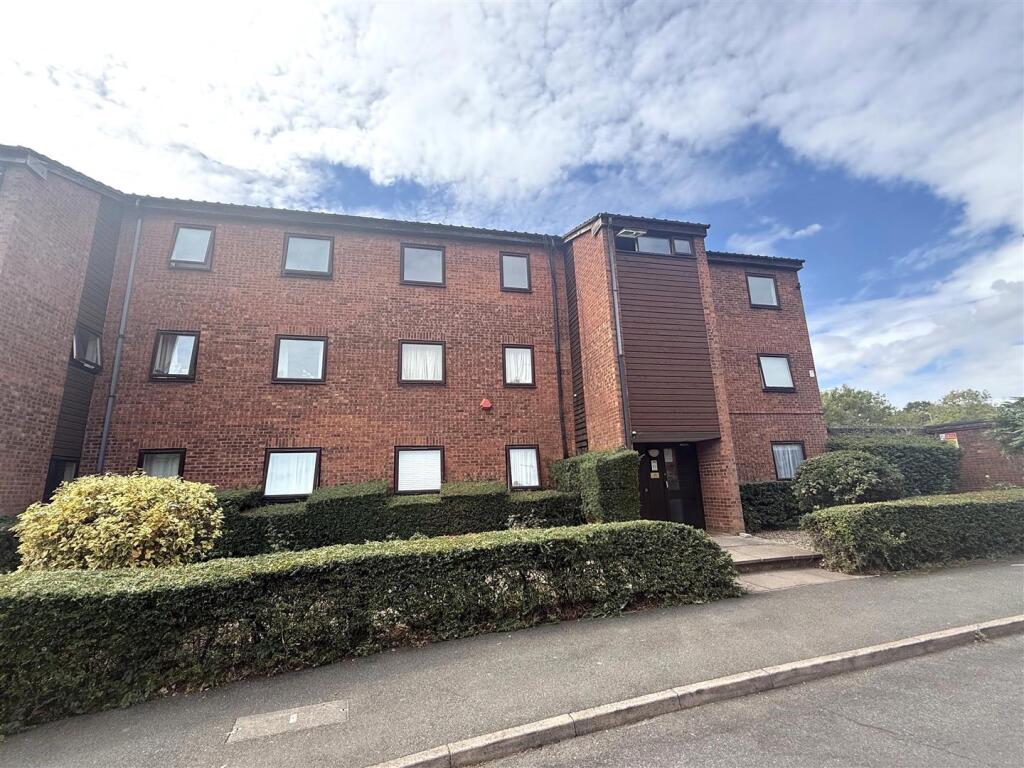 2 bed Apartment for rent in Hendon. From Richard James - Mill Hill