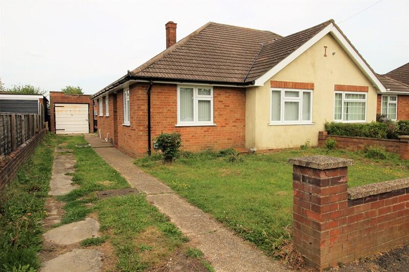 2 bed Semi-detached bungalow for rent in Salph End. From Jayne Beard - Bedford
