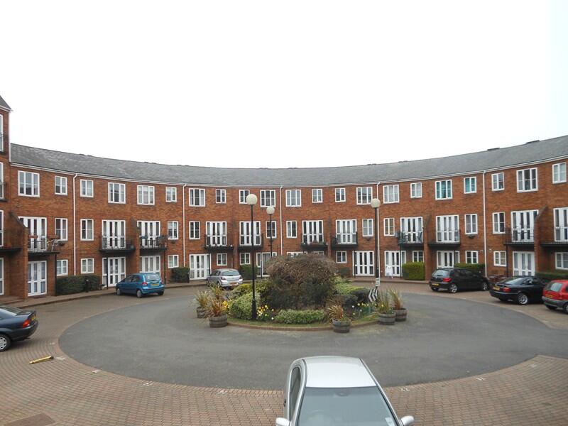 3 bed 1st Floor Flat for rent in Bedford. From Jayne Beard - Bedford