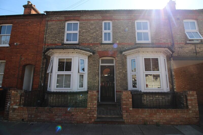 2 bed 1st Floor Flat for rent in Bedford. From Jayne Beard - Bedford